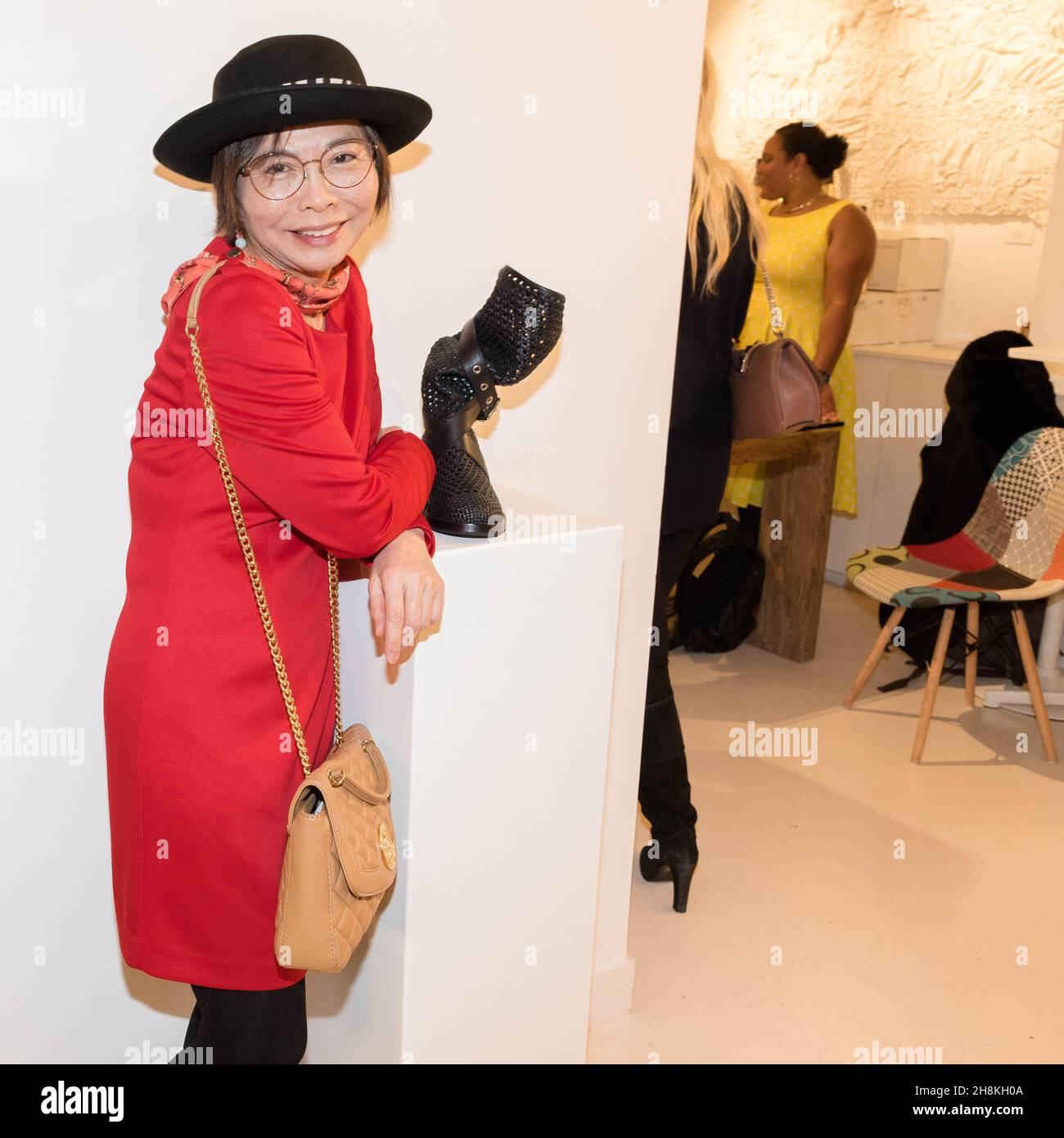 Paris : cocktail pour le progrès Magazine lieu de luxe, conté par France Marie Myriam Larriere à l'espace Chamberlan. Banque D'Images