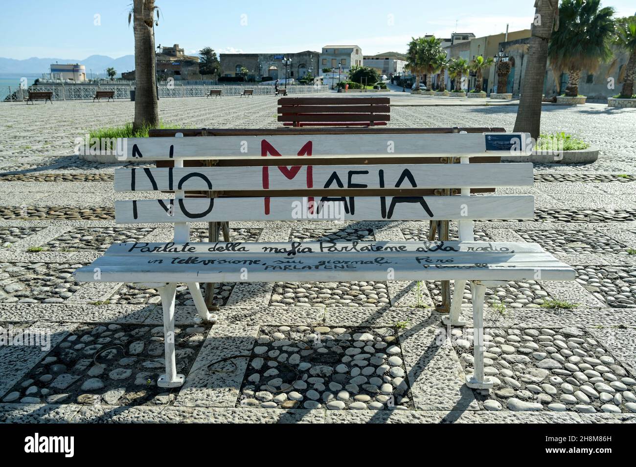 Parkbank, Protest, No Mafia, Castellammare del Golfo, Sizilien,Italien Banque D'Images