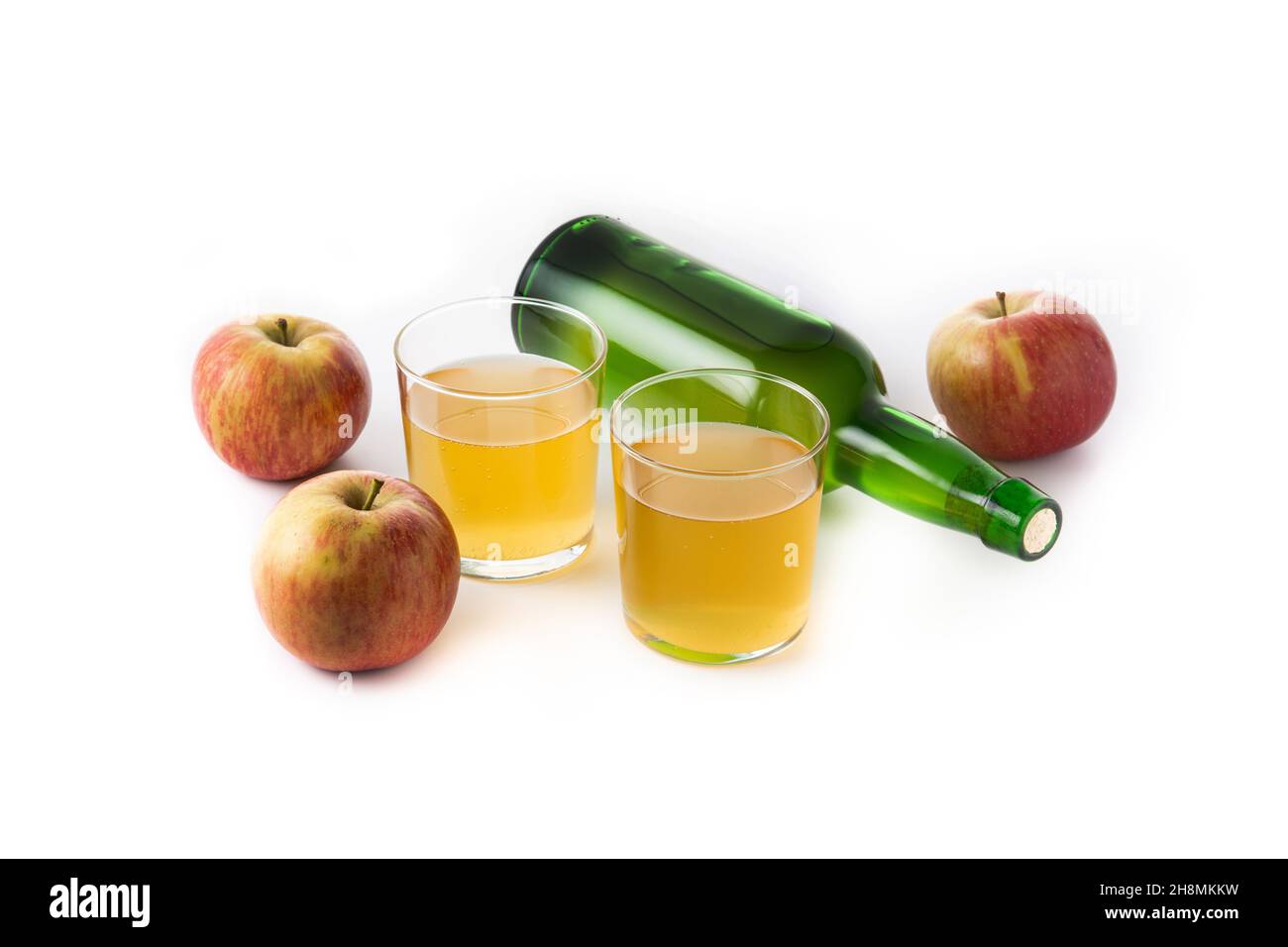 Boisson au cidre de pomme isolée sur fond blanc Banque D'Images