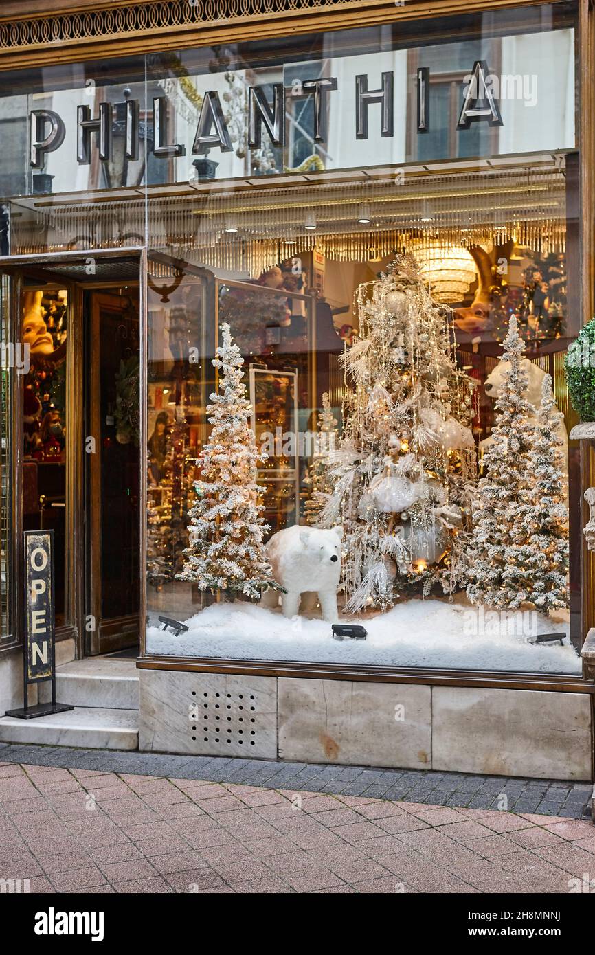 Magasins traditionnels de fleuristes dans le centre-ville de Budapest.Rue Vaci.Hongrie Banque D'Images