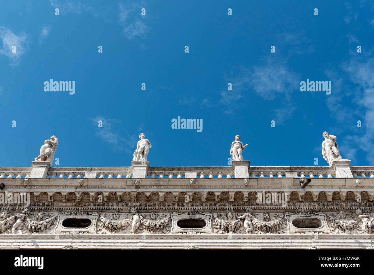 Statues, Bibliothèque Marciana, Piazza San Marco, place Saint Marks, Venise,Italie Banque D'Images