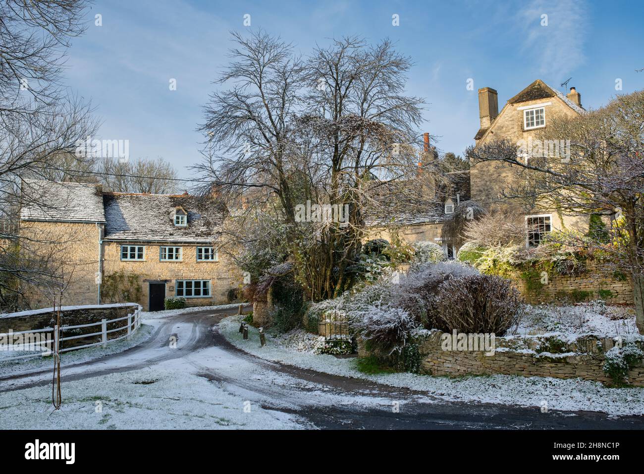 Village de Wootton dans la neige du début de l'hiver.Wootton, Oxfordshire, Angleterre Banque D'Images