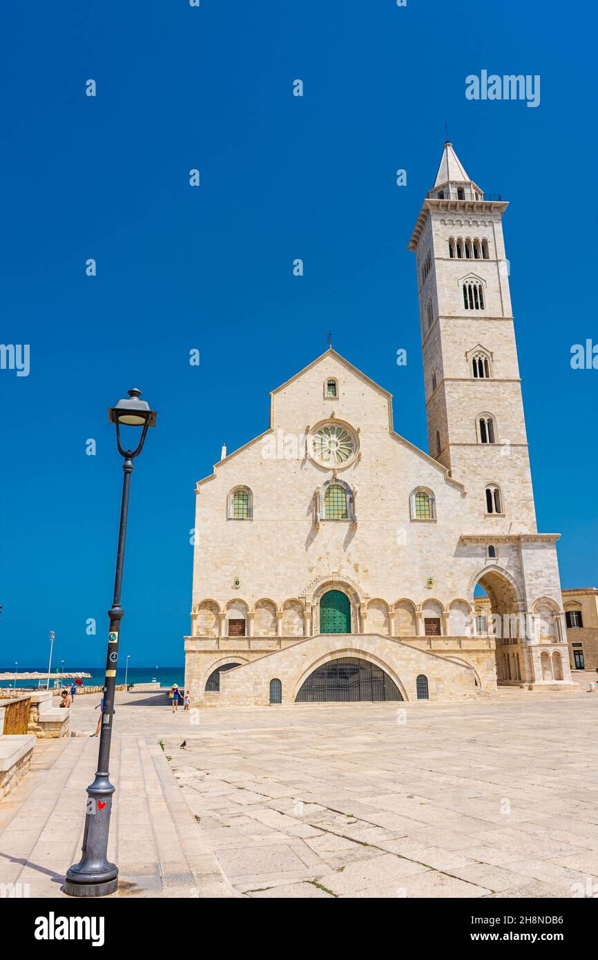 TRANI, ITALIE, 10 AOÛT 2021 : Cathédrale de Trani Banque D'Images