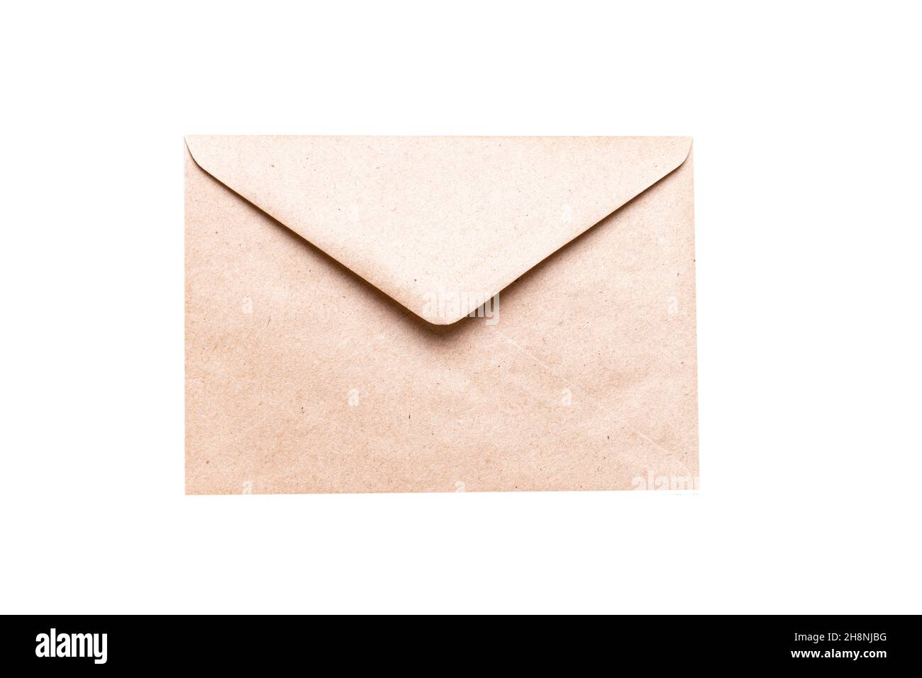 Enveloppe marron fermée isolée sur fond blanc.Une enveloppe pour votre Félicitations. Banque D'Images
