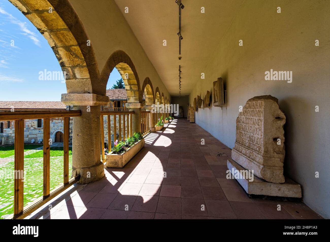 Abbaye byzantine de Pojan, Saint Mary Église orthodoxe et monastère, arches, Musée archéologique d'Apollonia, l'Illyrie, Village Pojani, Albanie Banque D'Images