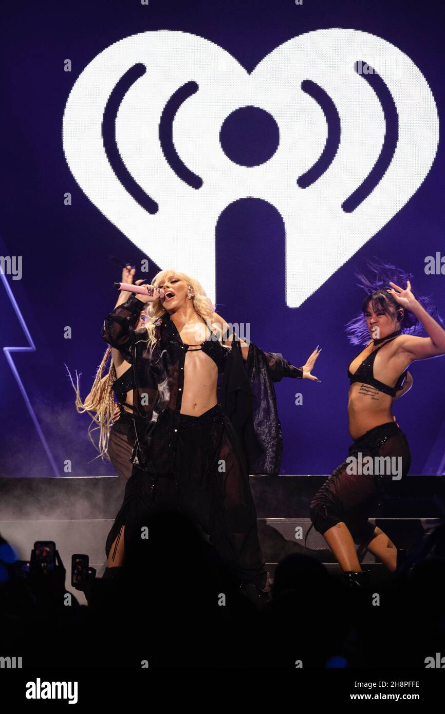 FORT WORTH, TEXAS - 30 NOVEMBRE : DoJa Cat se produit sur scène lors du Jingle ball 2021 de iHeartRadio 106.1 KISS FM présenté par Capital One à Dickies Arena le 30 novembre 2021 à fort Worth, Texas.Photo:Rachel Parker/imageSPACE crédit: Imagespace/Alamy Live News Banque D'Images