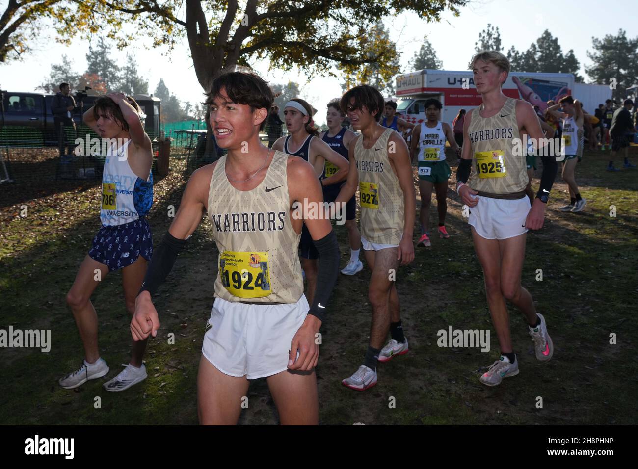 Matthew Frey (1924) et Conor Gibson (1925) de West Torrance-SS lors des Championnats de cross-country de la CIF à Woodward Park, le samedi 27 novembre 2021, à Fresno, Etalonnage Banque D'Images