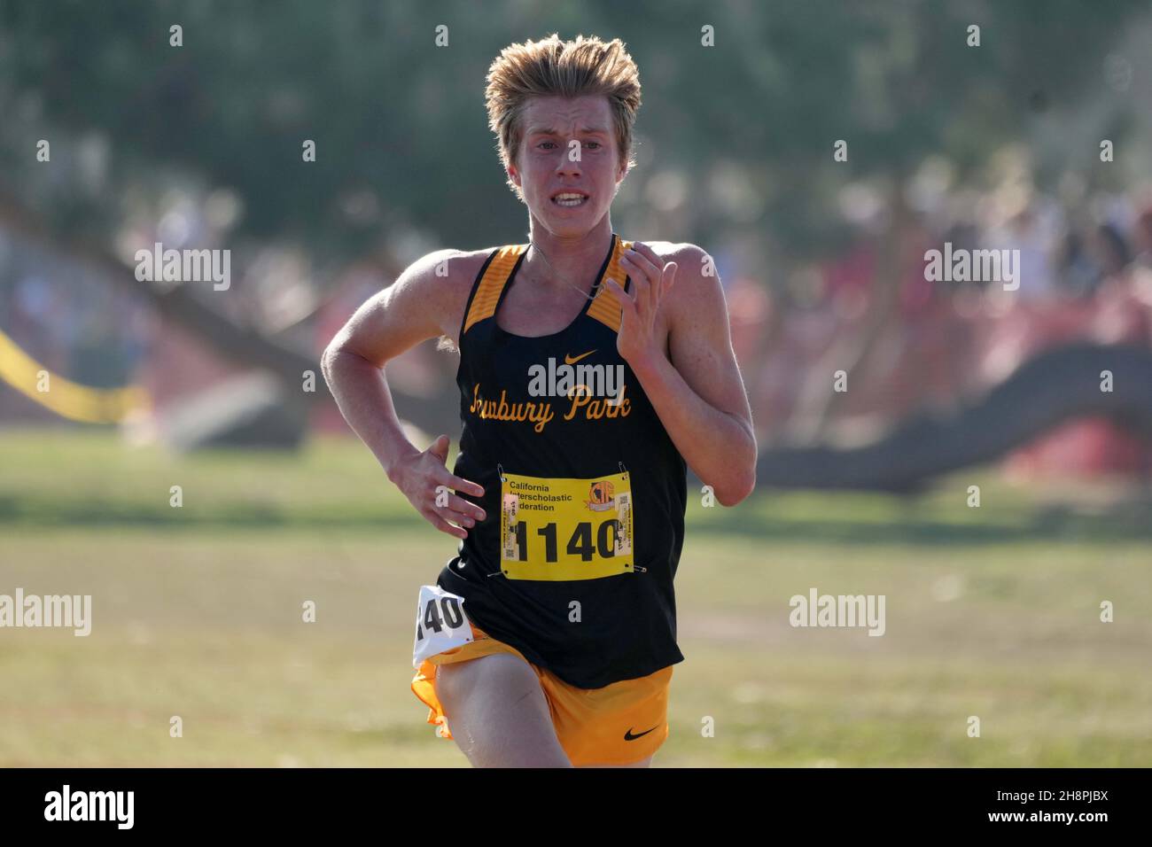 Aaron Sahlman (1140) de Newbury Park-SS se classe quatrième dans la course garçons Division I en 14:55,6 lors des Championnats de Cross Country de la CIF à Woodward Park, samedi 27 novembre 2021, à Fresno, Etalonnage Banque D'Images