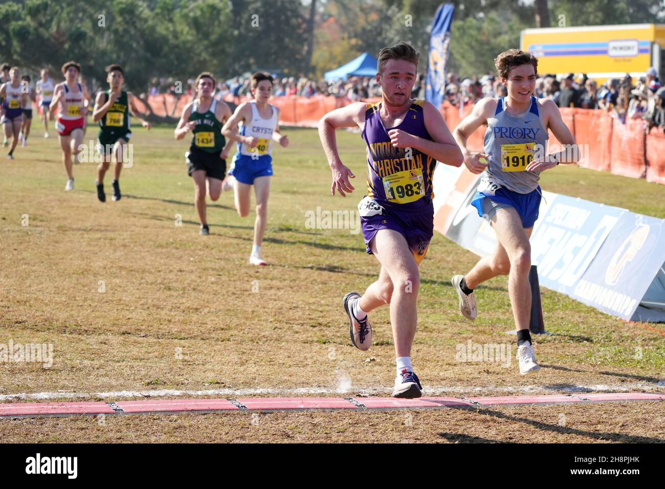 Gavin Turk (1983) de Woodcrest Christian-SS et Evan Strohman (1910) de W. Priory-CCS court i la course garçons Division 5 lors des Championnats CIF State Cross Country à Woodward Park, samedi 27 novembre 2021, à Fresno, Etalonnage Banque D'Images