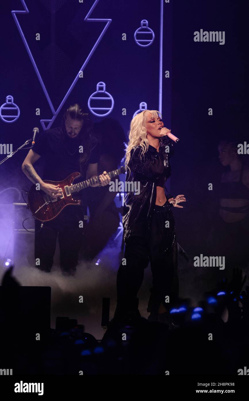 FORT WORTH, TEXAS - 30 NOVEMBRE : DoJa Cat se produit sur scène lors du Jingle ball 2021 de iHeartRadio 106.1 KISS FM présenté par Capital One à Dickies Arena le 30 novembre 2021 à fort Worth, Texas.Photo:Rachel Parker/imageSPACE/Sipa USA crédit: SIPA USA/Alay Live News Banque D'Images