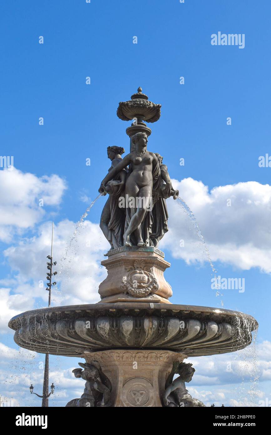 Bordeaux, France - 17 septembre 2021 : détail de la Fontaine des trois grades au centre de la ville française.Situé sur la célèbre place de la Banque D'Images