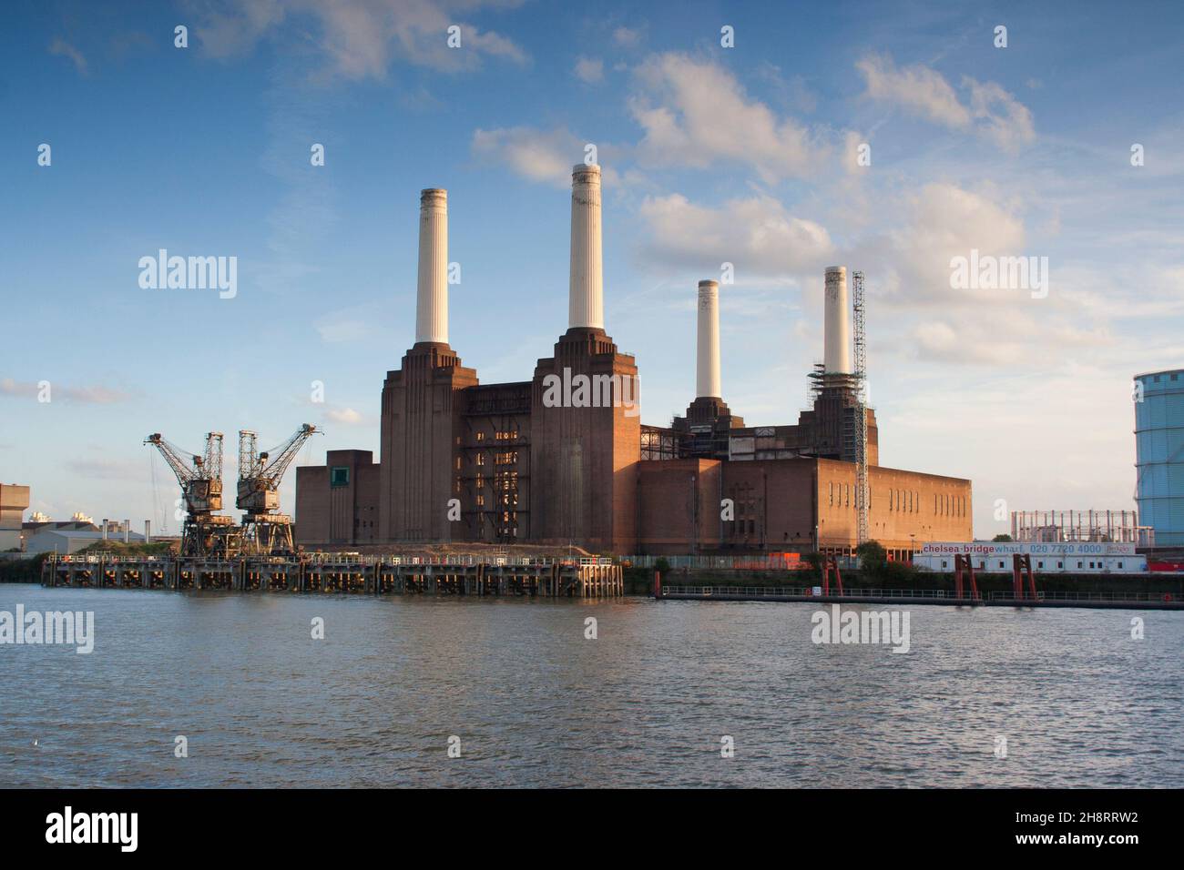 Battersea Power Station et la Tamise Banque D'Images