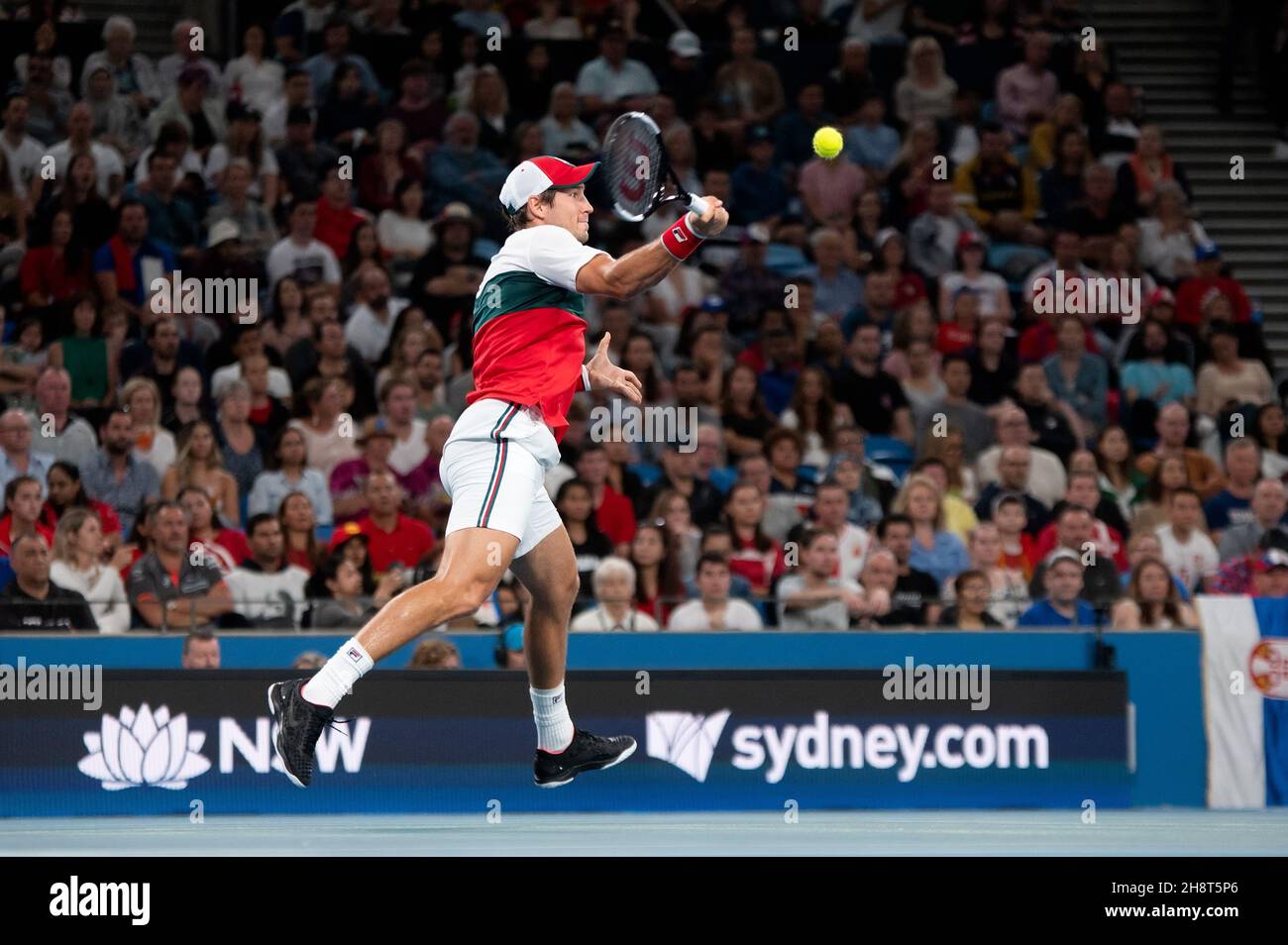 SYDNEY, AUSTRALIE - 12 JANVIER : Dusan Lajovic de Serbie joue un rôle de premier main lors du dixième jour de la finale des singles à la coupe ATP tennis 2020 à l'arène Ken Rosewall le 12 janvier 2020 à Sydney, en Australie. Banque D'Images