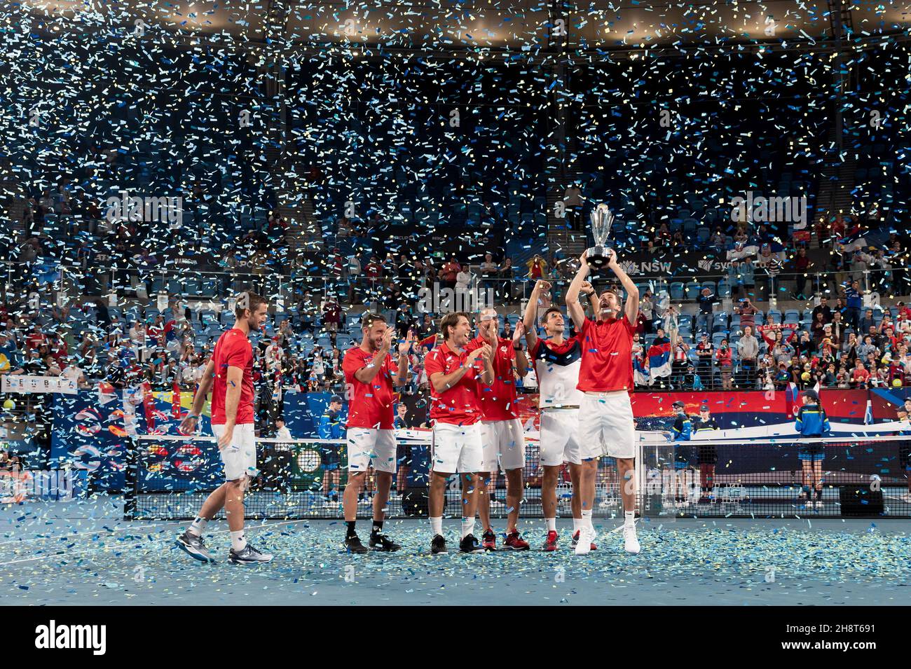 SYDNEY, AUSTRALIE - 12 JANVIER : l'équipe de Serbie fête avec le trophée des gagnants lors de la coupe ATP tennis 2020 à la Ken Rosewall Arena le 12 janvier 2020 à Sydney, en Australie. Banque D'Images