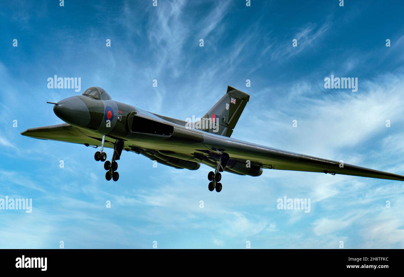 Modèle de bombardier d'attaque nucléaire Avro Vulcan en vol.Force d'attaque britannique V.Guerre froide. Banque D'Images