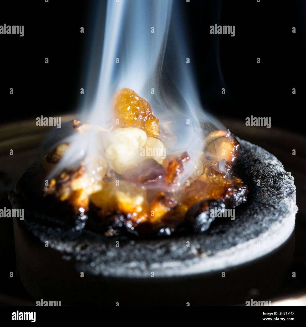 Comment brûler de l'encens sur un charbon ardent