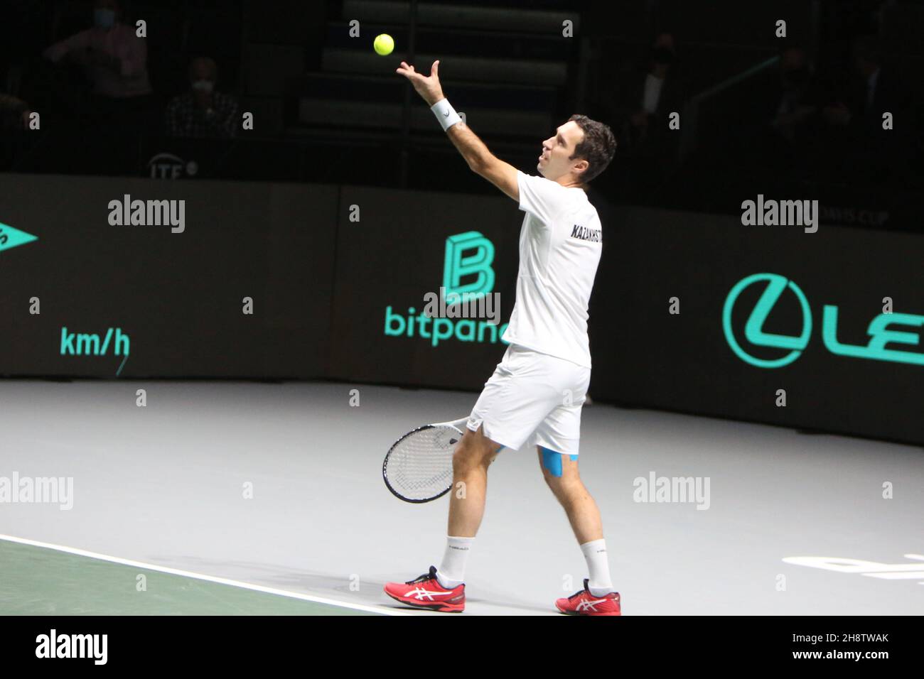 Mikhail Kukushkin du Kazakhstan lors de la quart de finale de la coupe Davis 2021, événement de tennis le 1er décembre 2021 à Madrid Arena à Madrid, Espagne photo Laurent Lairys / DPPI Banque D'Images