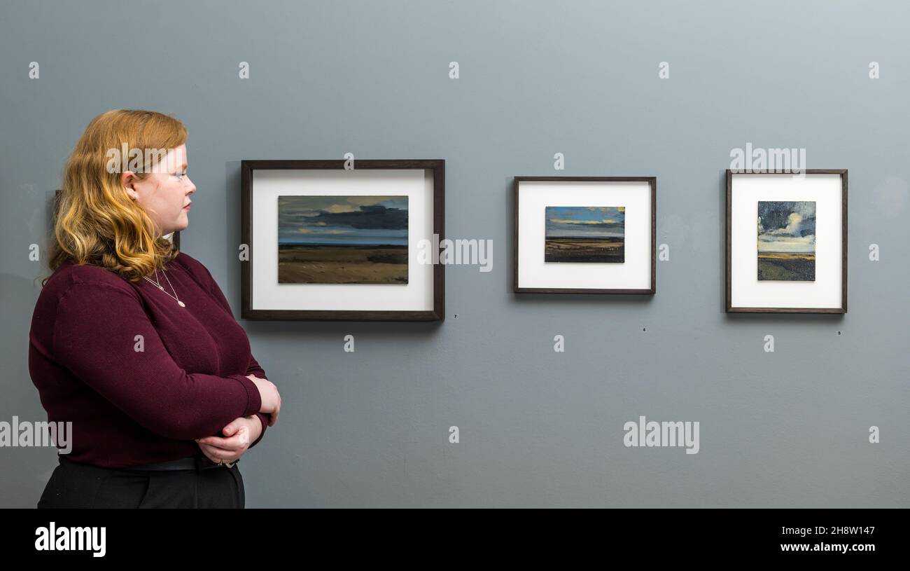 The Scottish Gallery, Édimbourg, Écosse, Royaume-Uni, 02 décembre 2021,Nouvelle exposition: Une nouvelle exposition présentant des peintures à l'huile de l'artiste irlandais Hannah Mooney, intitulée «dans le paysage», s'ouvre aujourd'hui.Elle se spécialise dans les peintures de paysage moody. Banque D'Images