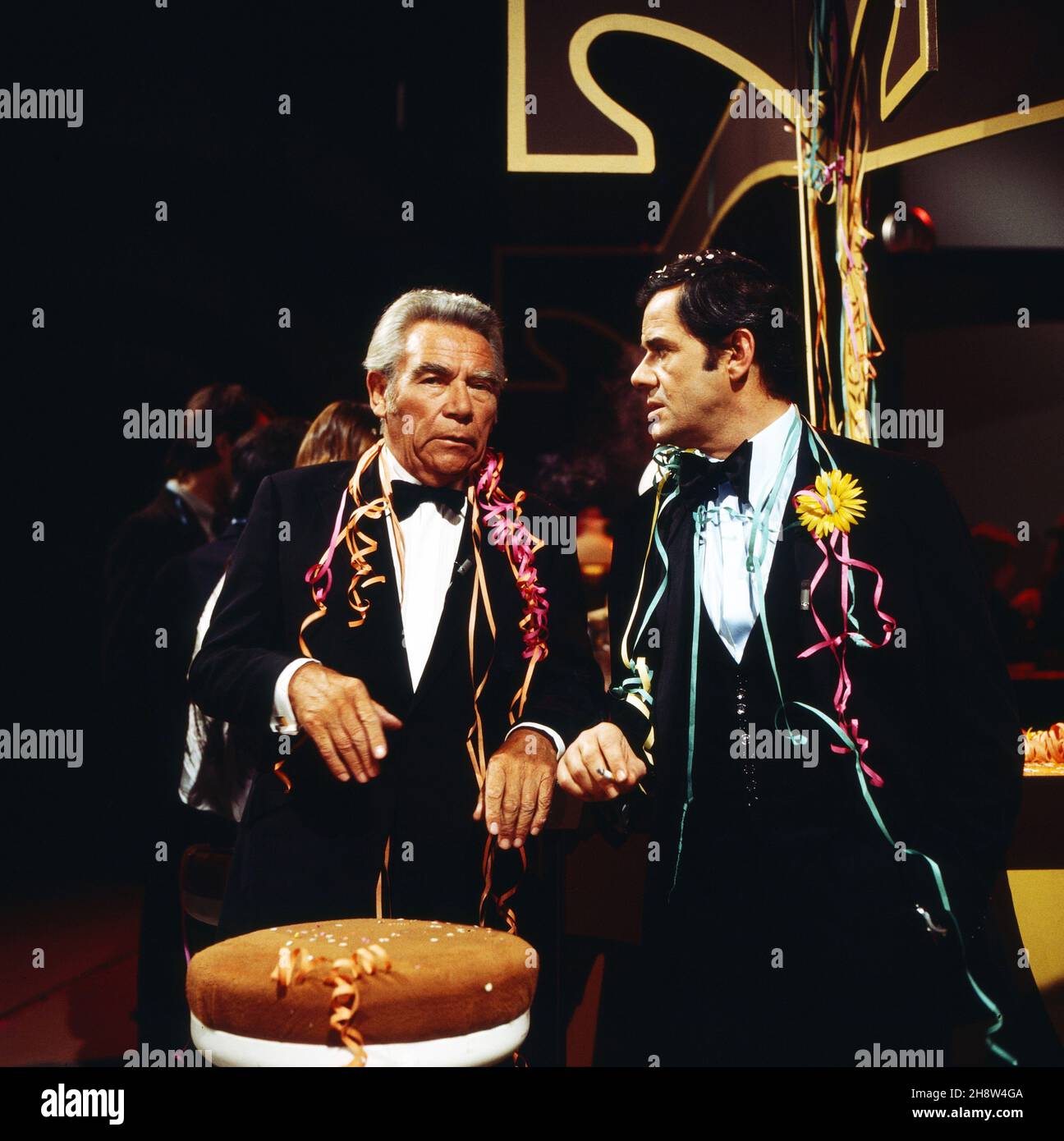Peter Frankenfeld Walter Giller in der Unterhaltungsshow 'Silvester-Tanzparty' zum Jahreswechsel, Deutschland 1975/76. Banque D'Images