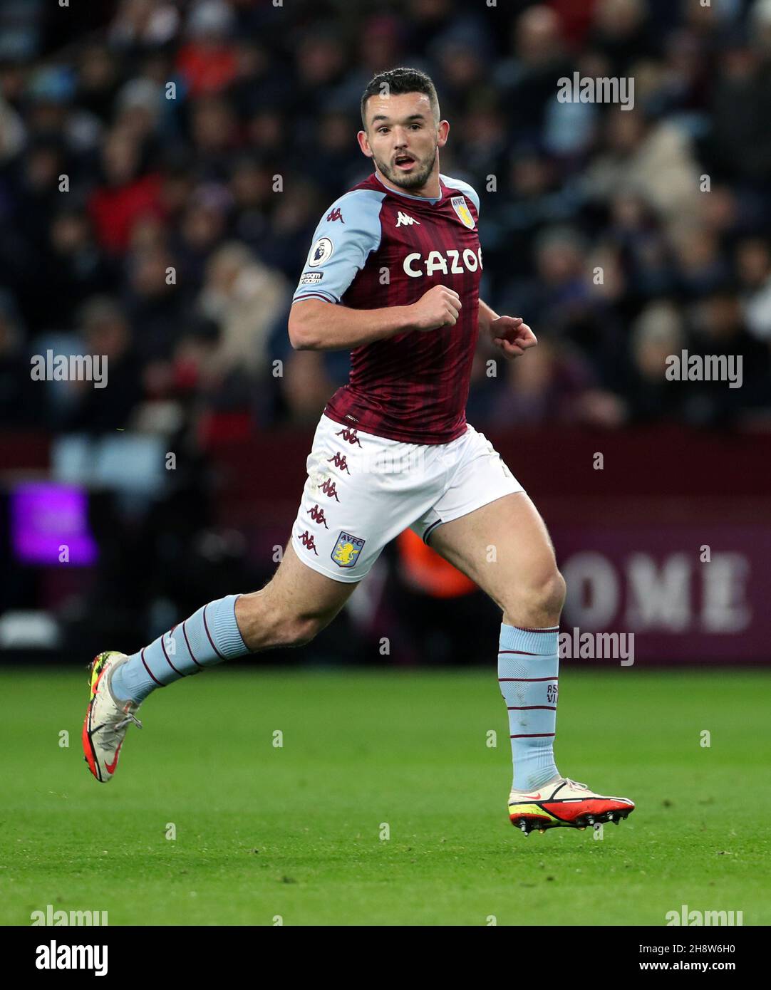 John McGinn de Aston Villa lors du match de Premier League entre Aston Villa et Manchester City à Villa Park, Birmingham.Date de la photo: Mercredi 1er décembre 2021. Banque D'Images