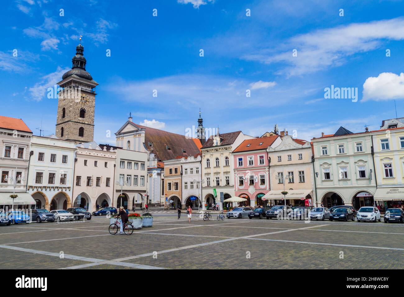 CESKE BUDEJOVICE, RÉPUBLIQUE TCHÈQUE - 14 JUIN 2016 : bâtiments de la place Presmyl Otakar II à Ceske Budejovice. Banque D'Images