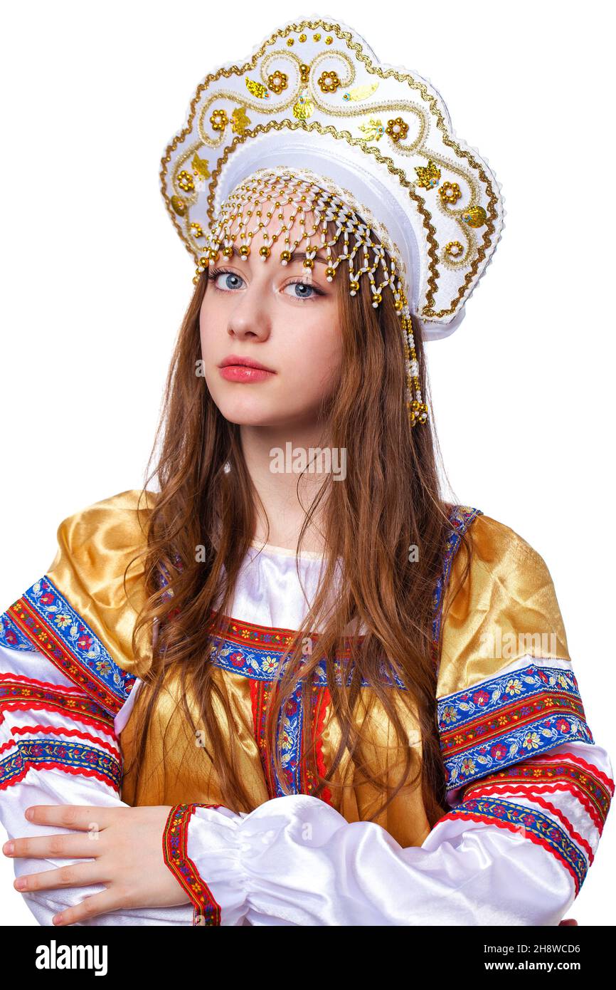 Costume folklorique traditionnel russe, portrait d'une belle jeune fille  isolée sur fond blanc Photo Stock - Alamy