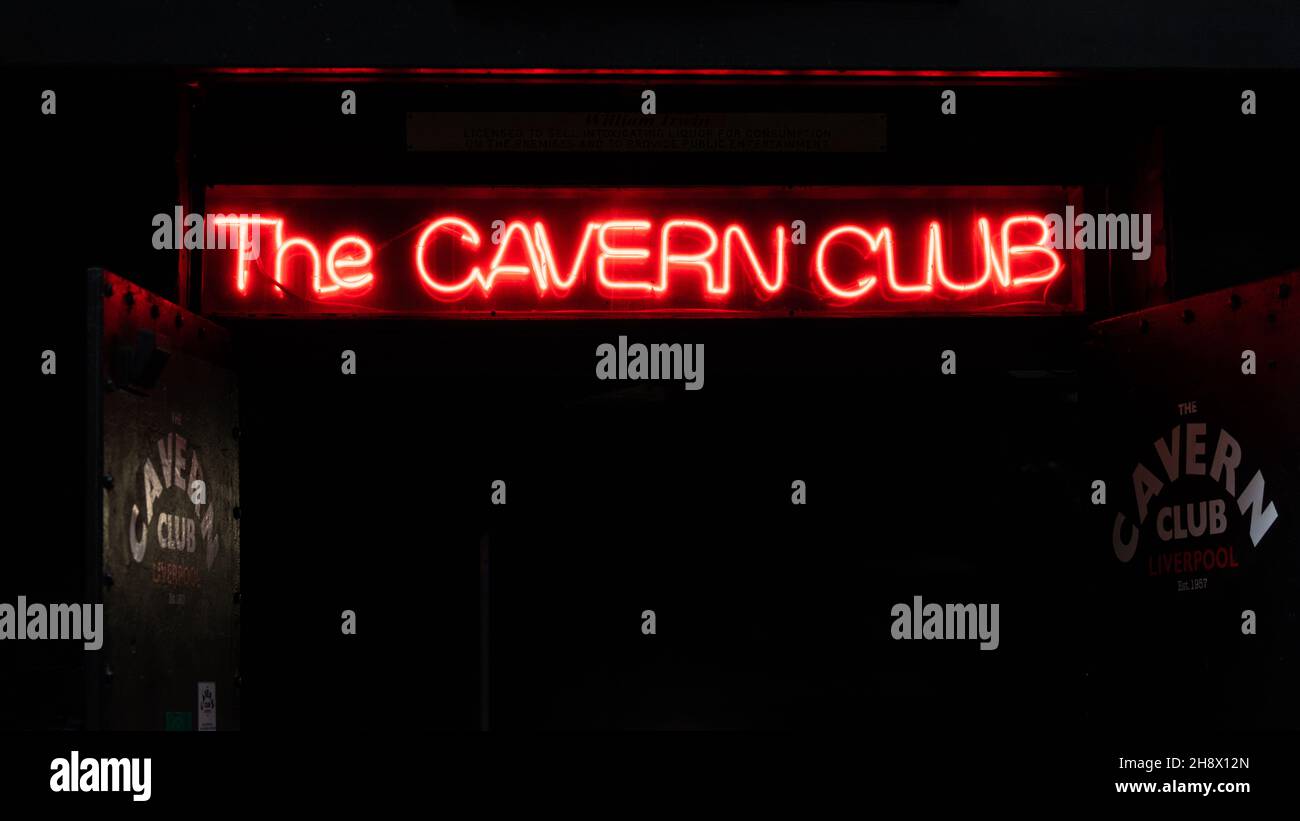 Le panneau Cavern Club Neon, Liverpool, Angleterre, Royaume-Uni Banque D'Images