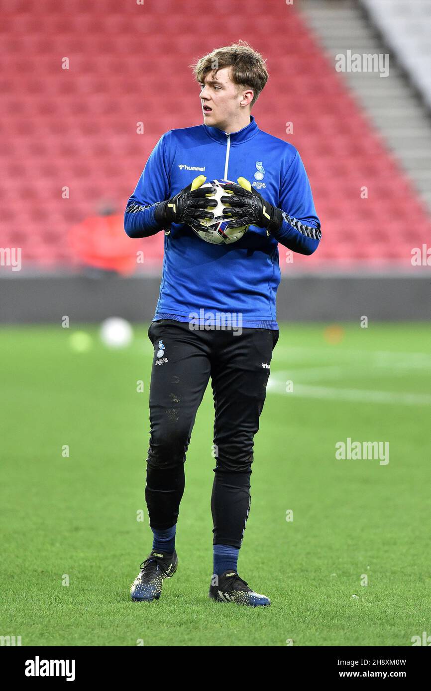 SUNDERLAND, GBR.1ER DÉCEMBRE Luke Southerington (gardien de but) d'Oldham Athletic lors du match de Trophée EFL entre Sunderland et Oldham Athletic au Stade de Light, Sunderland, le mercredi 1er décembre 2021.(Crédit : Eddie Garvey | MI News) Banque D'Images