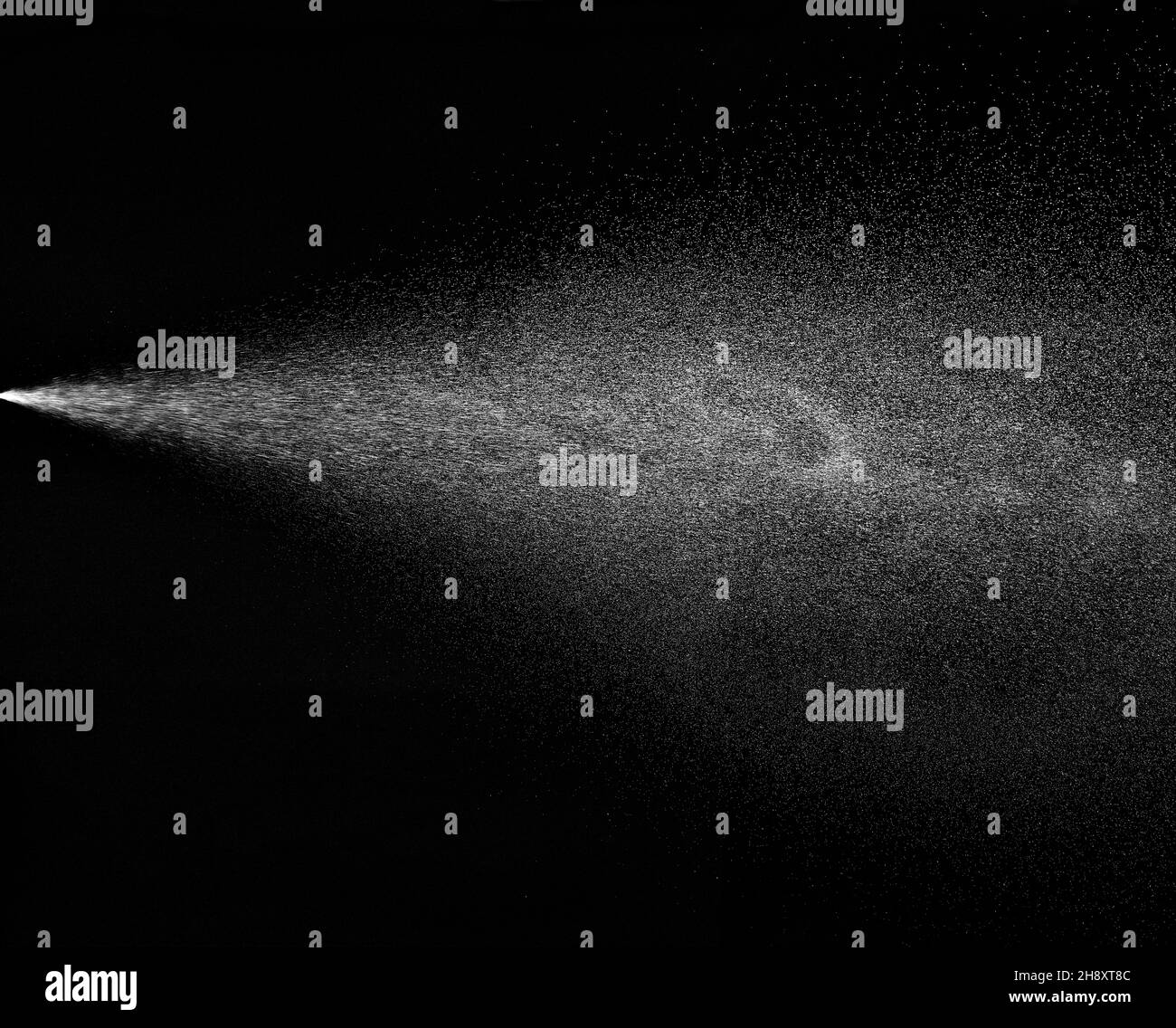 jet eau goutte goutte vapeur brouillard air brume liquide liquide pulvérisateur fond noir pompe aérosol saupoudrer frais Banque D'Images