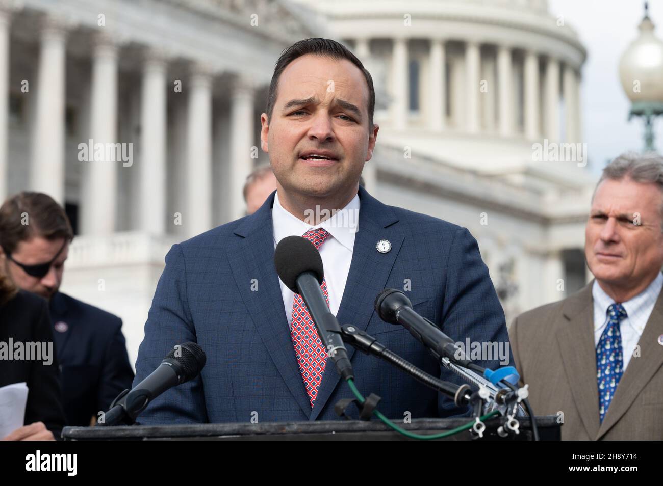 Washington, États-Unis, 02 décembre 2021.2 décembre 2021 - Washington, DC, Etats-Unis : Andrew Bremberg, président et chef de la direction de la Fondation Mémorial des victimes du communisme, prenant la parole lors d'une conférence de presse sur l'introduction de la Loi cruciale sur l'enseignement du communisme (CCT) à la Chambre des représentants.(Photo de Michael Brochstein/Sipa USA) crédit: SIPA USA/Alay Live News Banque D'Images