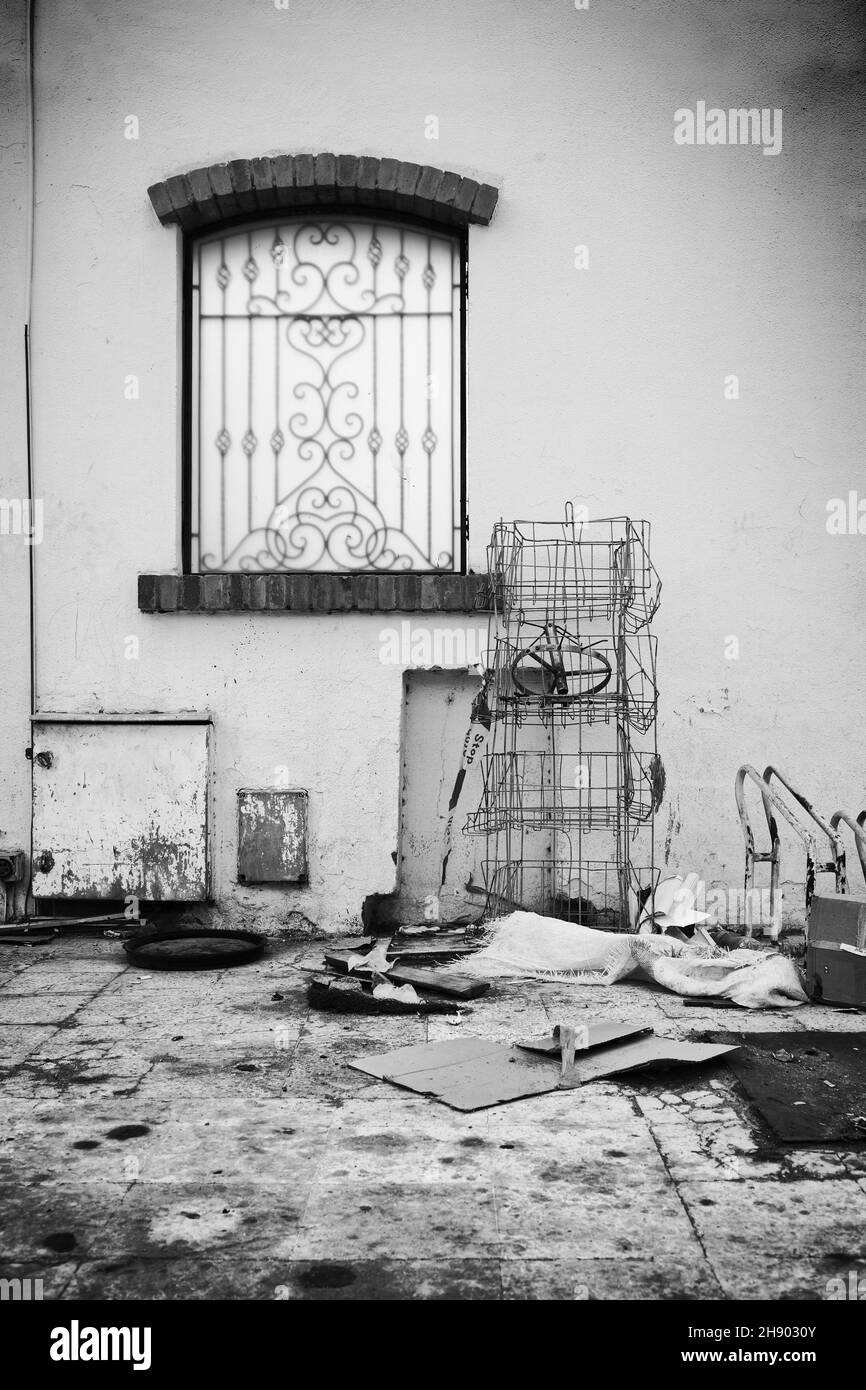 Extérieur de la maison abandonnée dans le style du Moyen-Orient. Banque D'Images