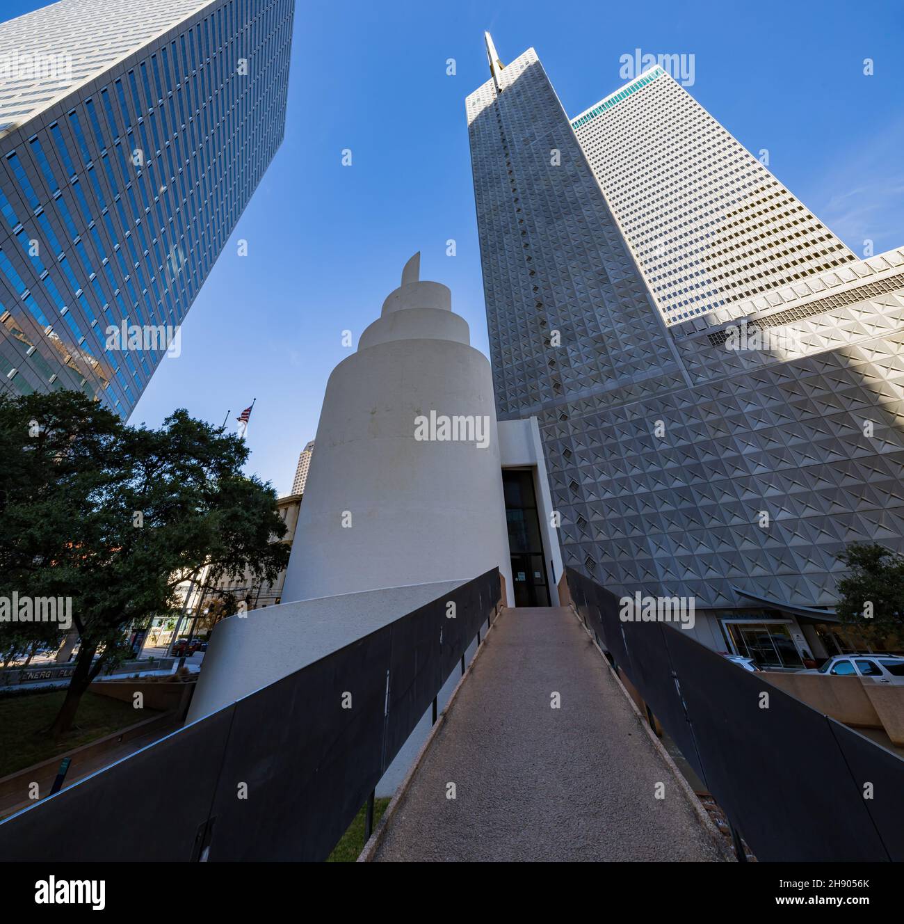 Dallas, 25 2021 NOVEMBRE, vue extérieure de la chapelle de Thanks Giving Square Banque D'Images