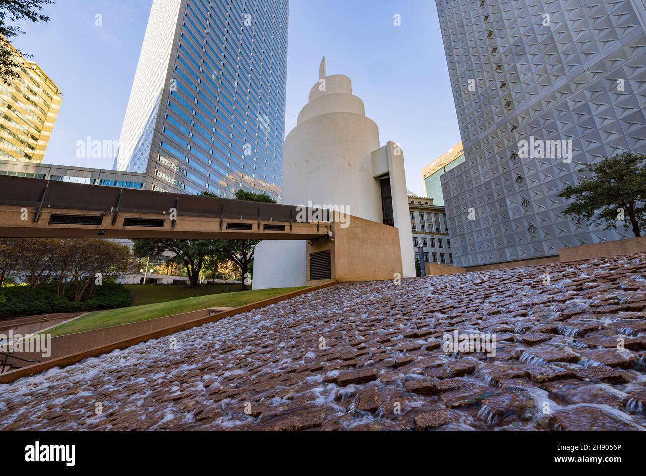Dallas, 25 2021 NOVEMBRE, vue extérieure de la chapelle de Thanks Giving Square Banque D'Images