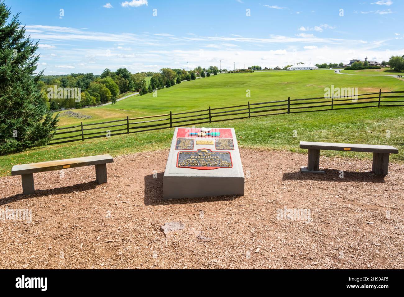 Bethel, New York, États-Unis d'Amérique – 11 septembre 2016.Monument situé sur le site du festival Woodstock de 1969 à Bethel, NY, installé en 1984. Banque D'Images