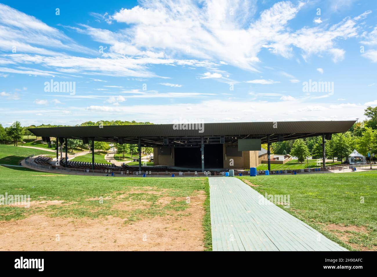 Bethel, New York, États-Unis d'Amérique – 11 septembre 2016.L'amphithéâtre Pavilion du Centre des arts de Bethel Woods à Bethel, NY. Banque D'Images