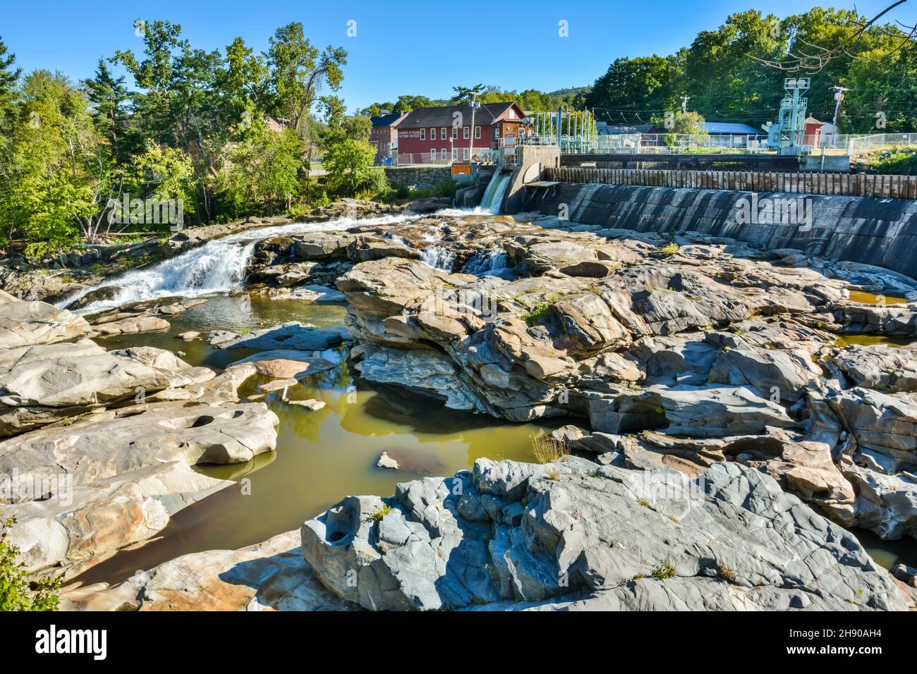 Shelburne Falls, Massachusetts, États-Unis - 15 septembre 2016.Nids-de-poule glaciaires de la rivière Deerfield, à Shelburne Falls, ma. Banque D'Images
