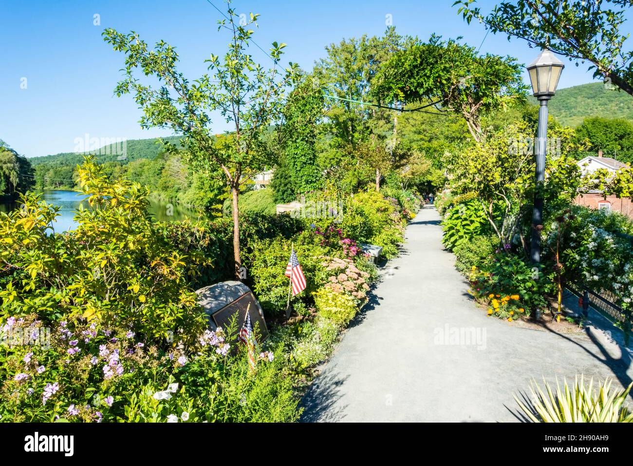 Shelburne Falls, Massachusetts, États-Unis - 15 septembre 2016.Pont de fleurs à Shelburne Falls, Massachusetts, États-Unis. Banque D'Images
