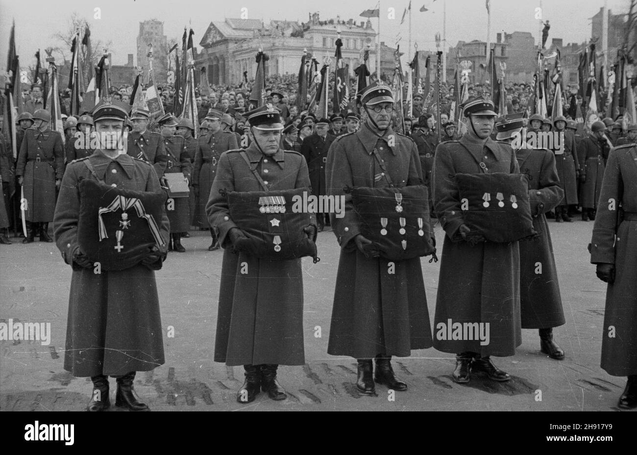 Dowódca Armii Polskiej Utworzonej Na Terytorium Zsrr Varsovie, 1947-04-01.genera³a Œwierczewskiego Karola pseudonim Walter