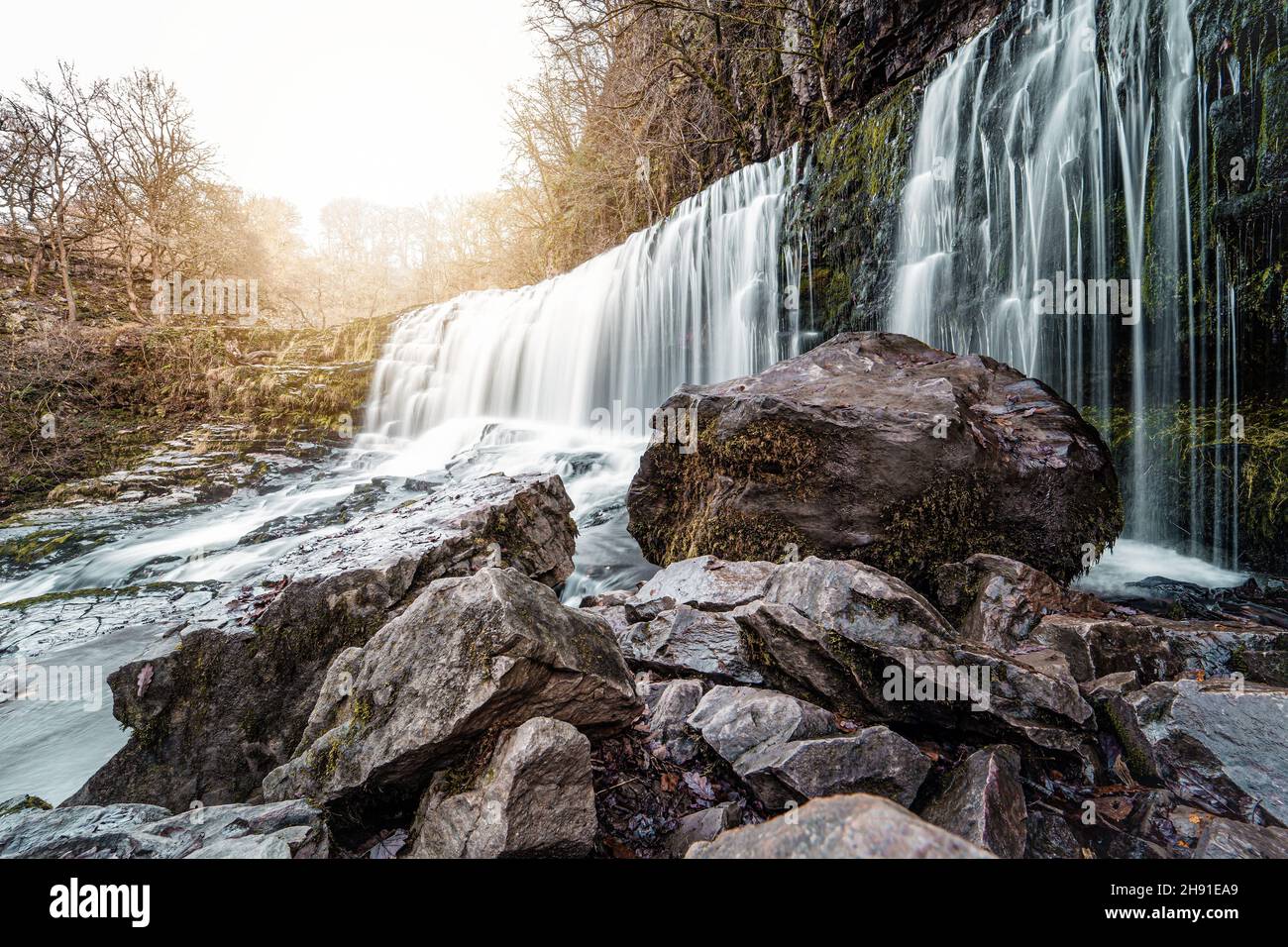 Sgwd ISAF chute d'eau de Cun-gwyn le long de la promenade des quatre chutes d'eau, pays de chute d'eau, parc national de Brecon Beacons, pays de Galles du Sud, Royaume-Uni Banque D'Images