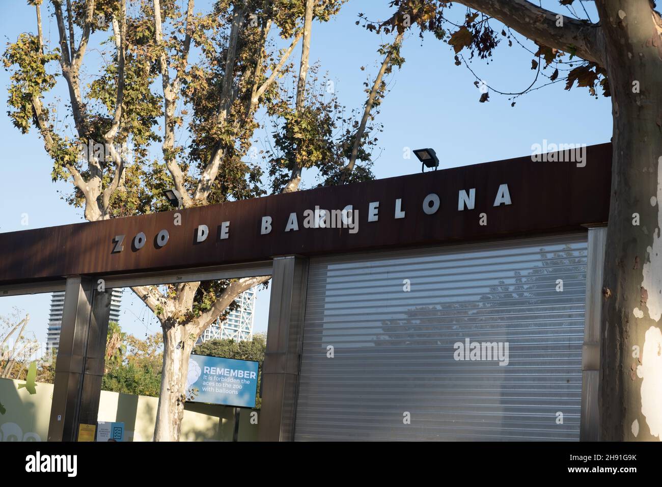 Barcelone, Espagne - 5 novembre 2021 : entrée du panneau Zoo de Barcelone, Editorial. Banque D'Images