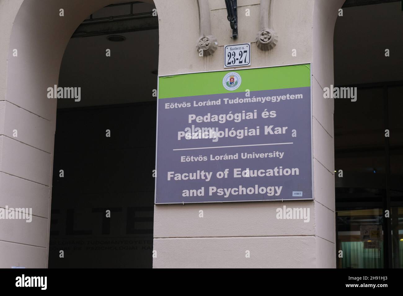 Budapest, Hongrie - 1er novembre 2021 : Faculté d'éducation et de psychologie de l'Université Eotvos Lorand, Editorial. Banque D'Images