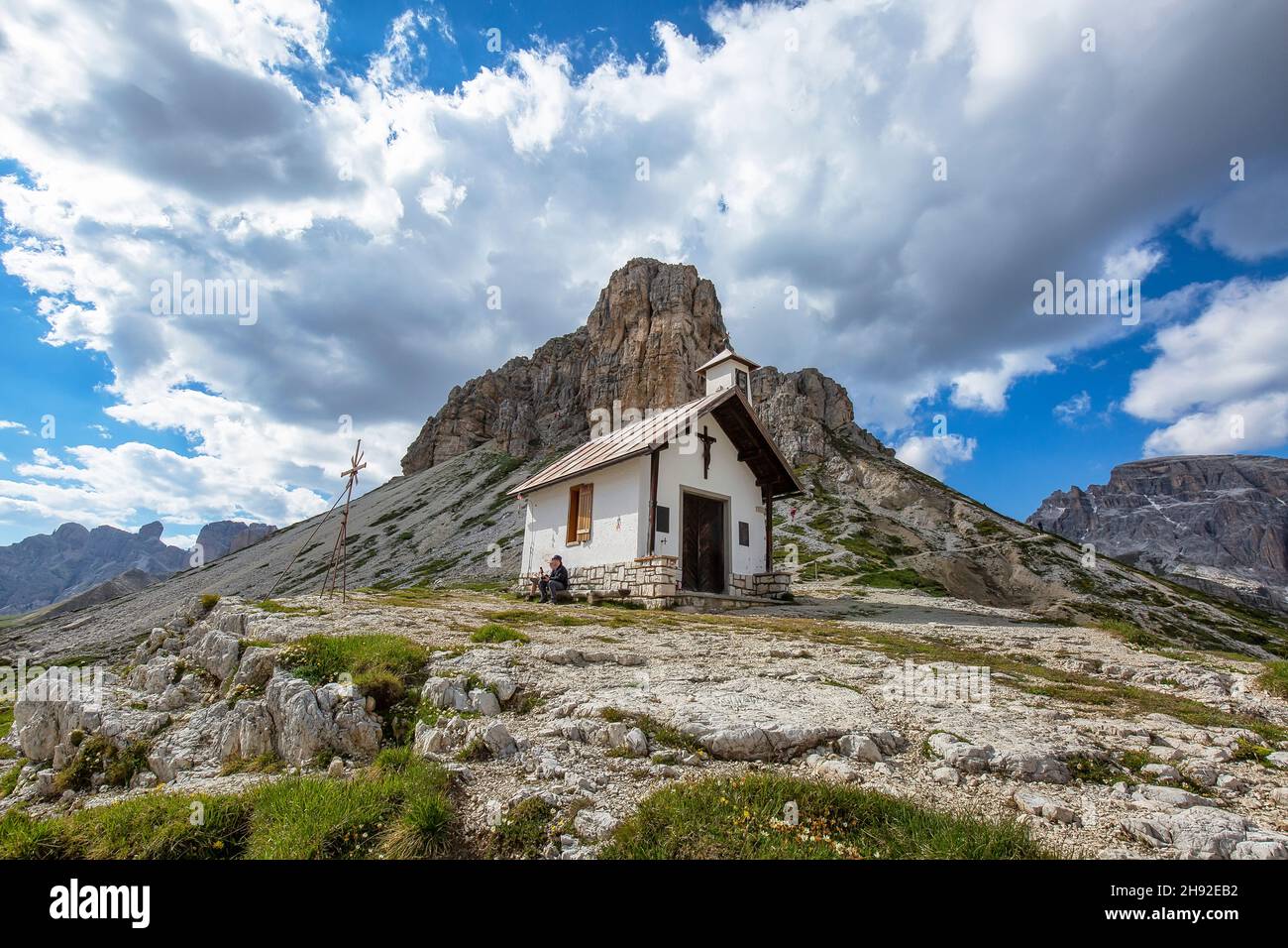 Magnifique paysage estival dans le parc national de Tre Cime di Lavaredo dans les Dolomites italiens. Banque D'Images