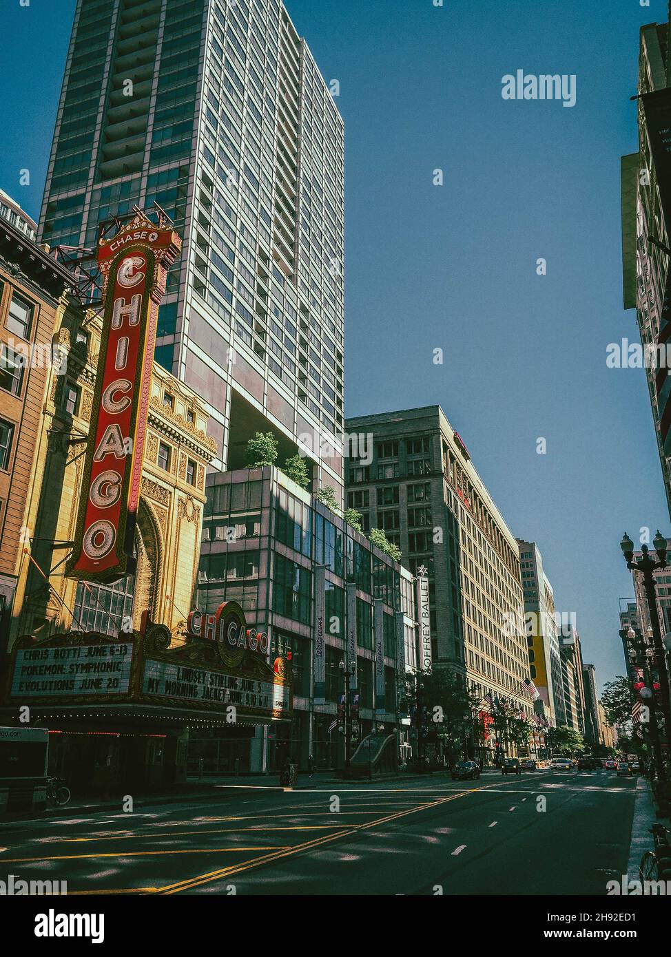 Le Chicago Theatre, connu à l'origine sous le nom de Balabu et Katz Chicago Theatre, est un théâtre historique situé sur North State Street dans la zone Loop. Banque D'Images