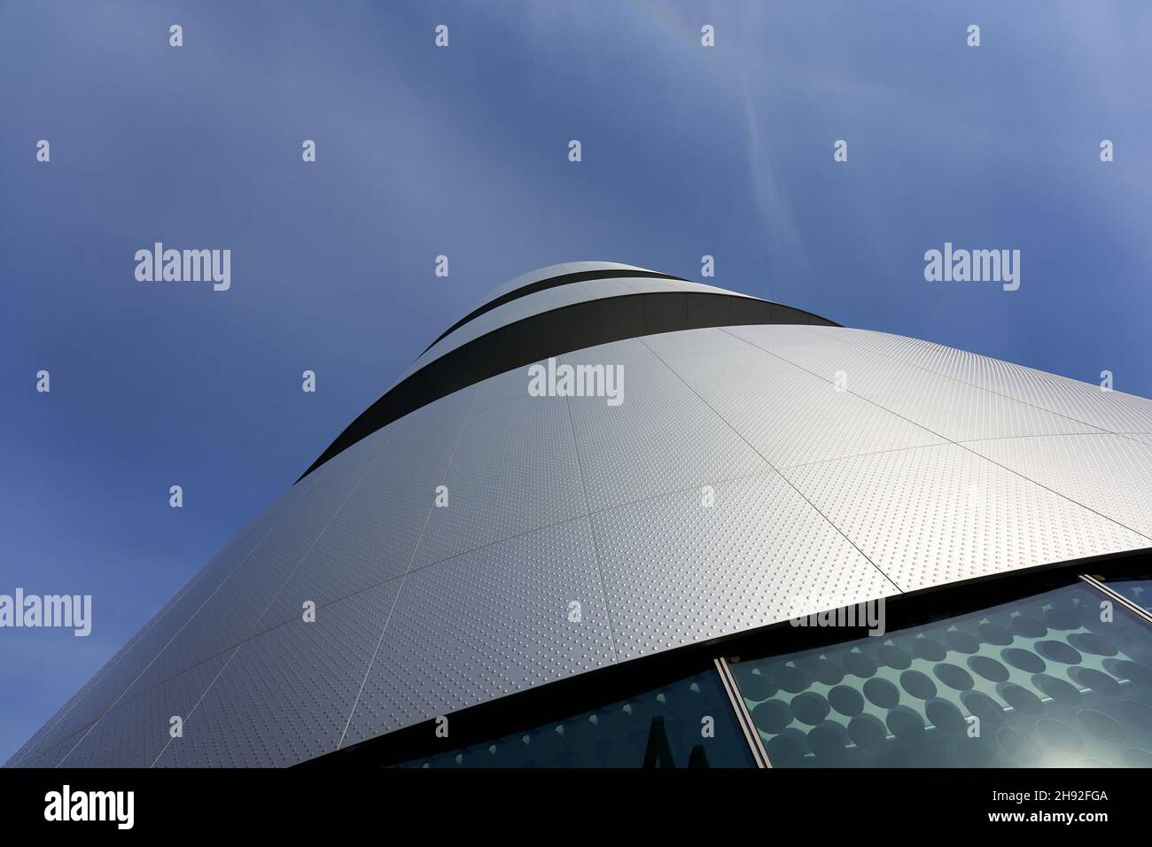 Stuttgart Bad Cannstatt, Allemagne - 22 mai 2020 : le musée Mercedes Benz a été conçu par l'architecte néerlandais Ben van Berkel et son architecture Banque D'Images