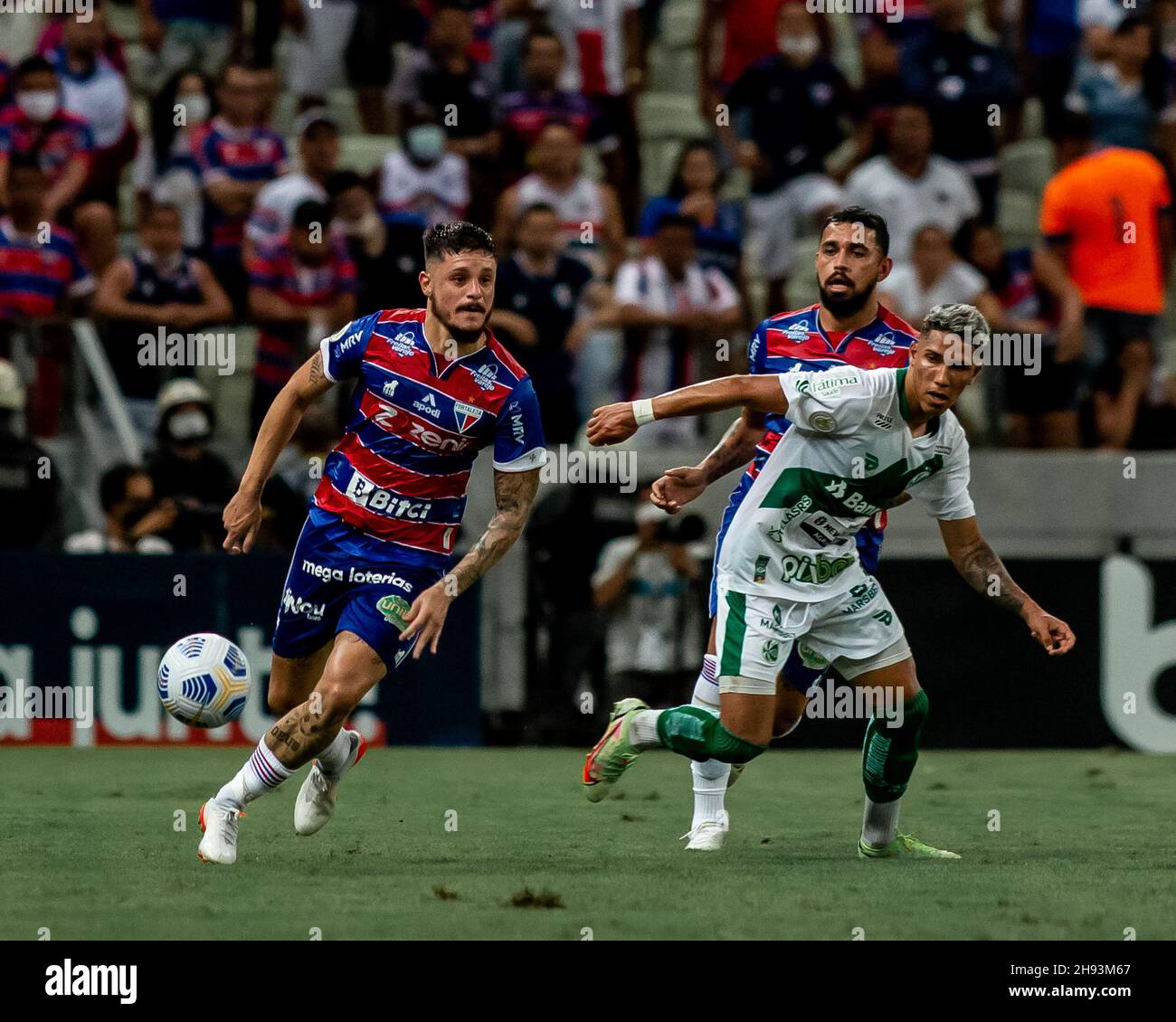 Fortaleza Bresil 03eme Decembre 2021 Ce Fortaleza 12 03 2021 Bresilien A 2021 Fortaleza X Jeunes Xxxx Fortaleza Joueur Rivalise Avec Xxxx Jeune Joueur Lors D Un Match A L Arena Castelao Stade Pour