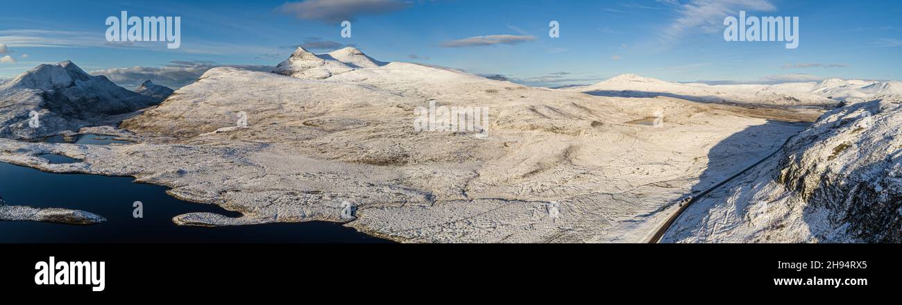 Cul Mor de Knockan Crag in the Snow, Assynt, Highlands, Écosse. Banque D'Images