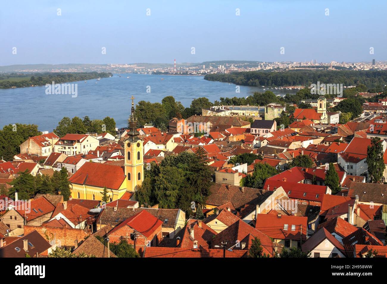 Vue aérienne de la tour Gardos à Zemun, Nowdays partie de Belgrade, la capitale de la Serbie sur les rives du Danube.Centre-ville de Belgrade visible dans Banque D'Images