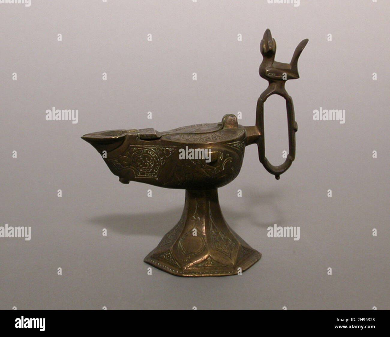 Oil Lamp (Cheragh), dynastie Ilkhanid (1256-1353), début du XIIIe siècle. Banque D'Images