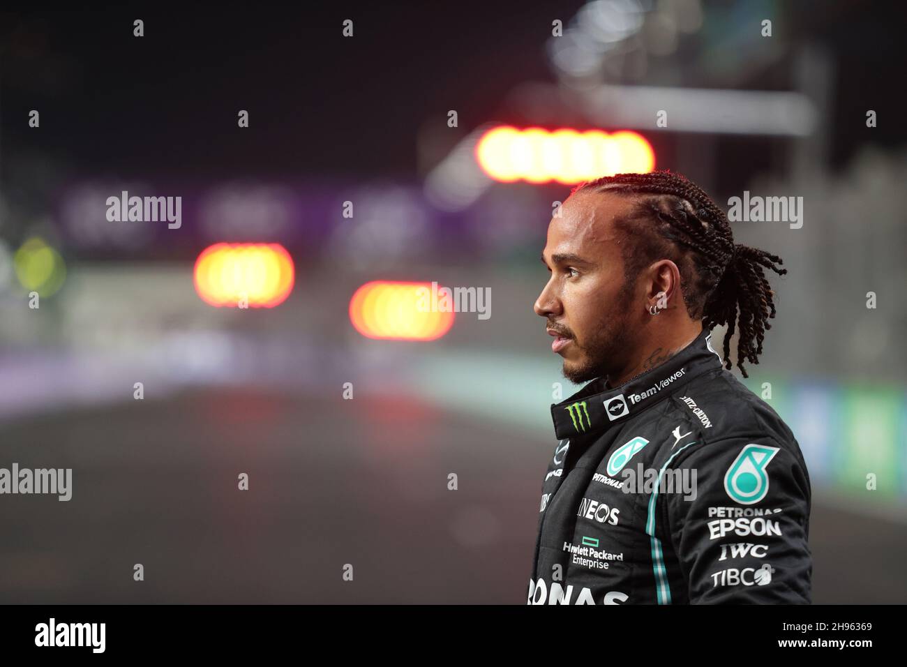 Le gardien de mât Lewis Hamilton (GBR) Mercedes AMG F1 dans le parc ferme qualifiant.04.12.2021. Championnat du monde de Formule 1, Rd 21, Grand Prix d'Arabie Saoudite, Jeddah, Arabie Saoudite, Journée de qualification.Le crédit photo doit être lu : images XPB/Press Association. Banque D'Images