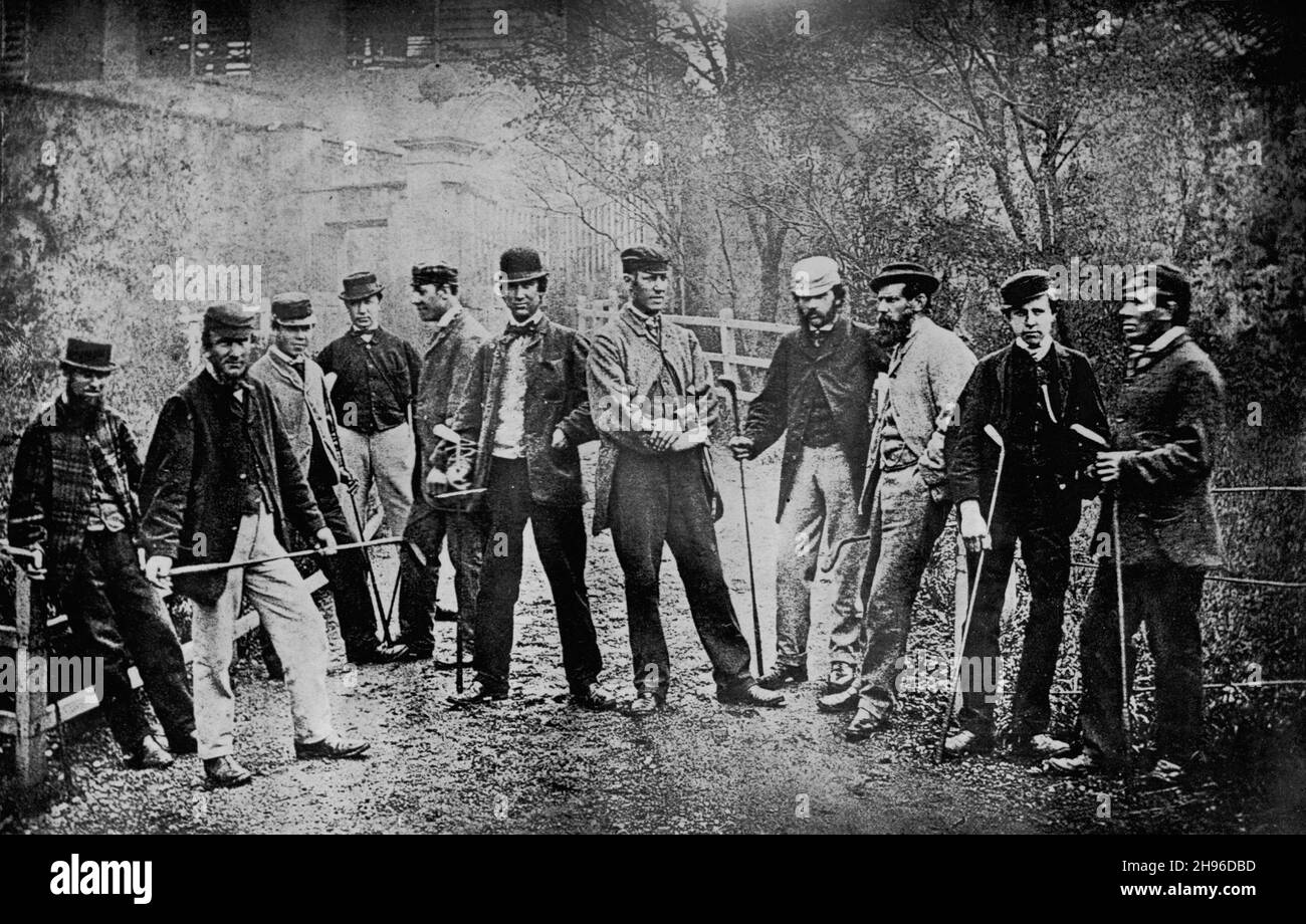 EDINBURGH, ÉCOSSE, Royaume-Uni - vers le 17 mai 1867 - Grand tournoi de golf par des joueurs professionnels sur Leith Links à Edimbourg le 17 mai 1867.Ce port de groupe Banque D'Images